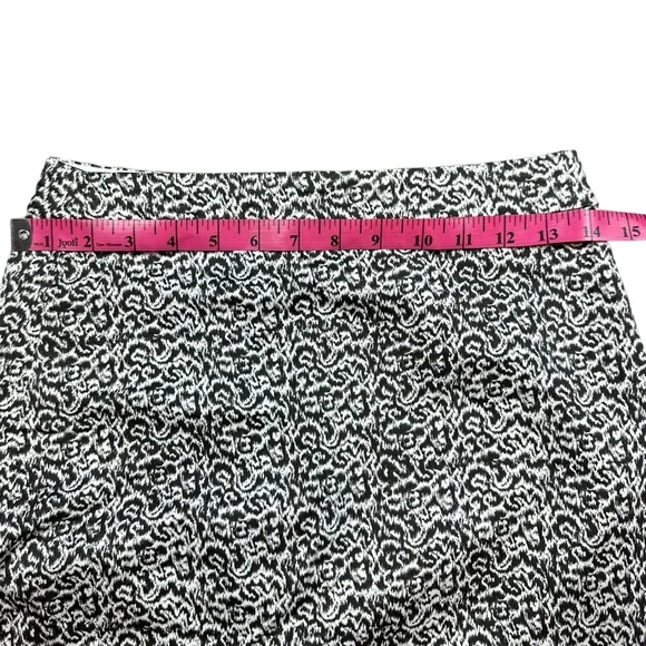 J. CREW: Printed “The Pencil Skirt” - Size 2 - Picture 6 of 7